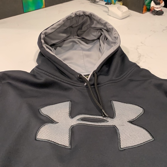 Men’s Under Armour sweatshirt. - Picture 3 of 8
